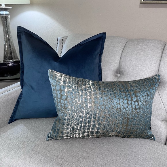 1-TGH TESSITURA ITALIAN VELVET
DECORATIVE PILLOW (Read description for details) - Picture 7 of 16